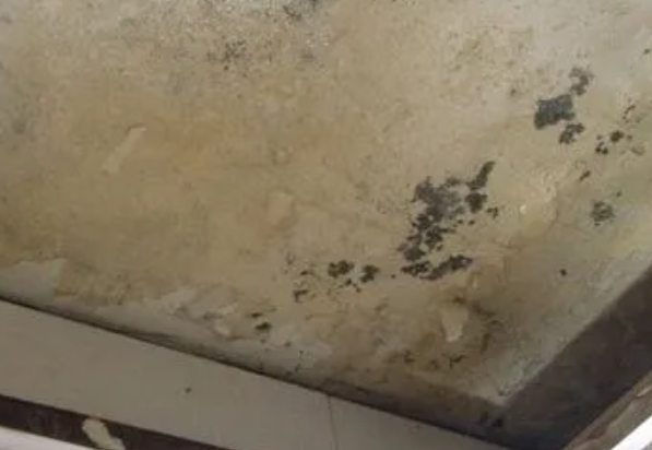 精河阳台漏水维修公司分享下精河卫生间渗水维修需要注意哪些问题。